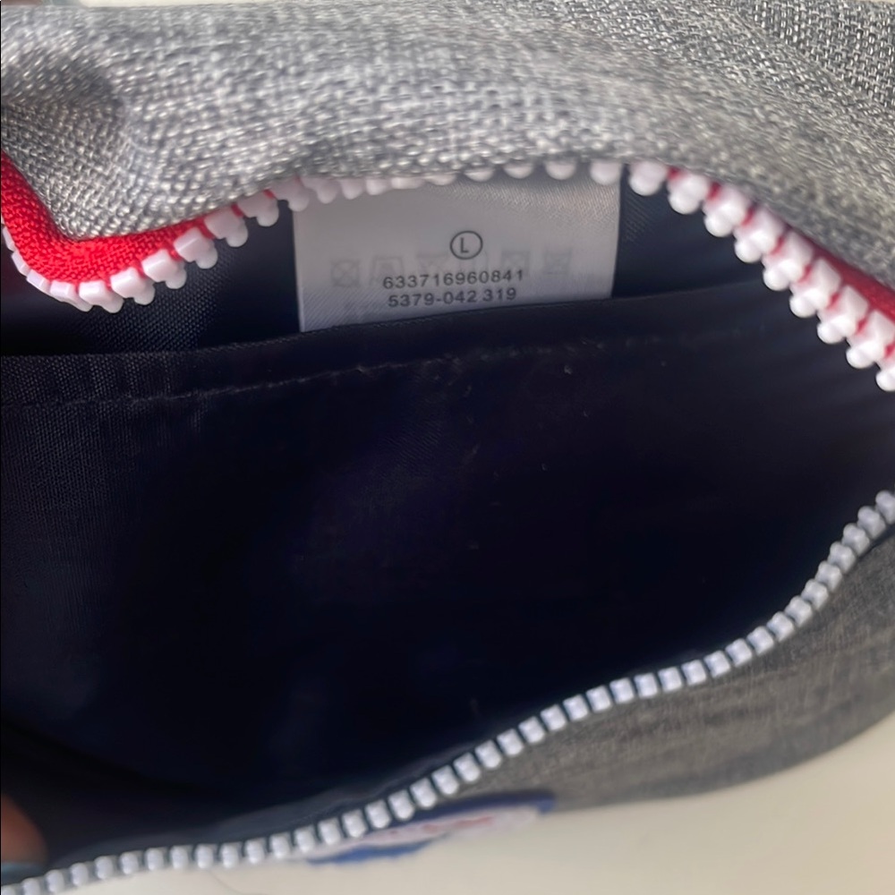 Converse Gray and Blue Belt Bag with Sporty Design - Picture 7 of 7